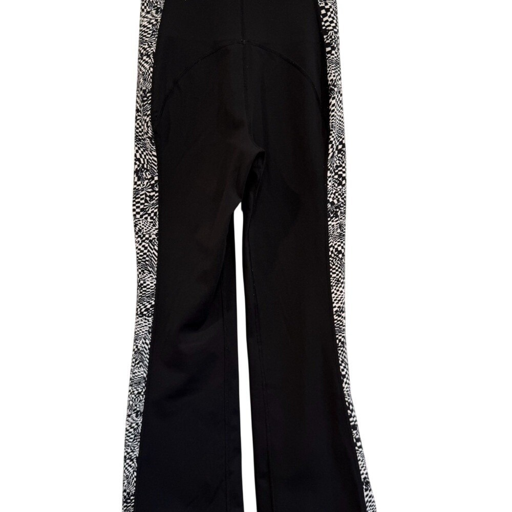 Free People Movement Checkmate Flare Leggings Black White Stripe Pants Sz XS - Picture 14 of 16